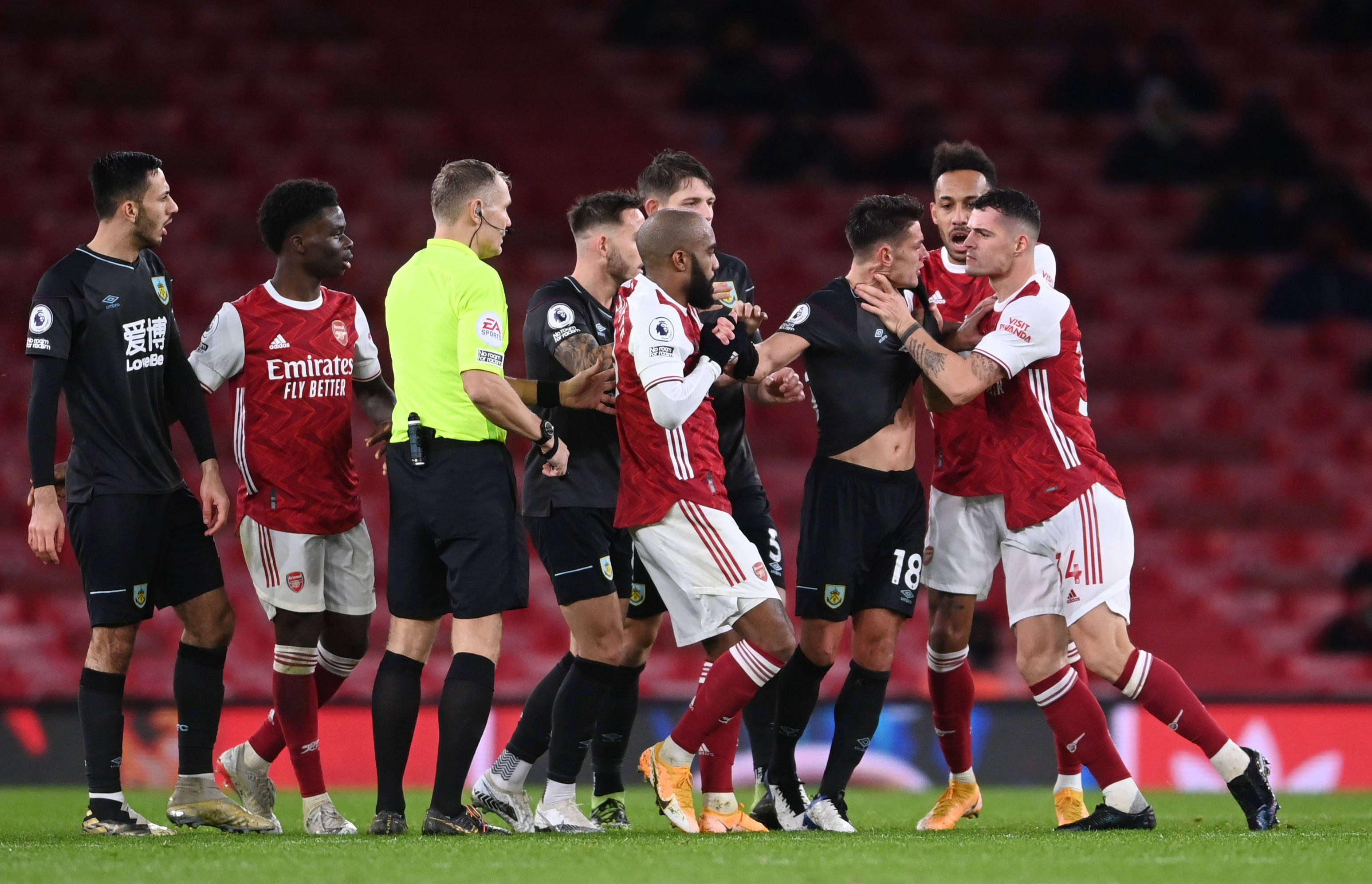 赛中多次利 赛中多次利